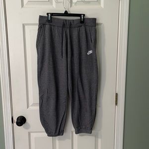 Nike women’s jogger Capri L